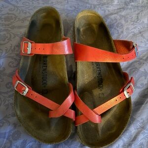 Birkenstock WOMENS SZ 40/9  Red Sandals EUC
